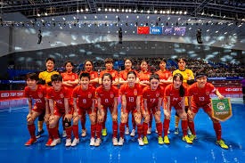 巴萨2比1逆转法兰克福首胜对手