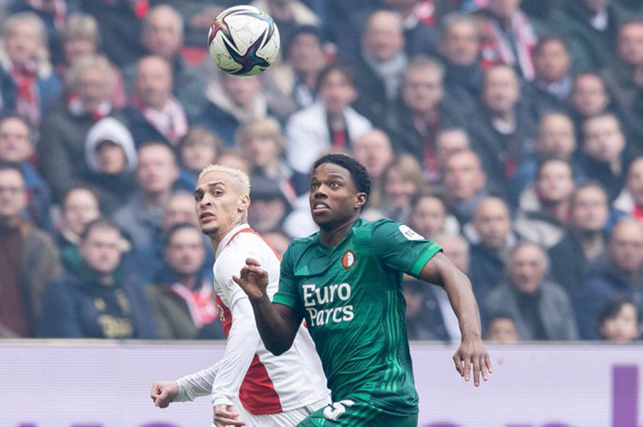 当时他的左 当时他的左